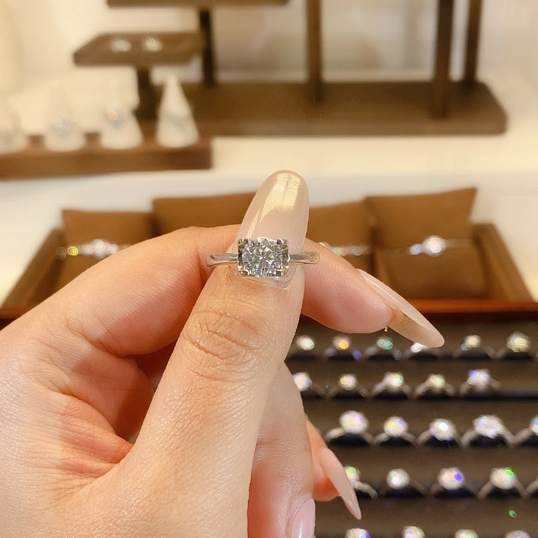 925银合成碳硅石光壁牛头1ct