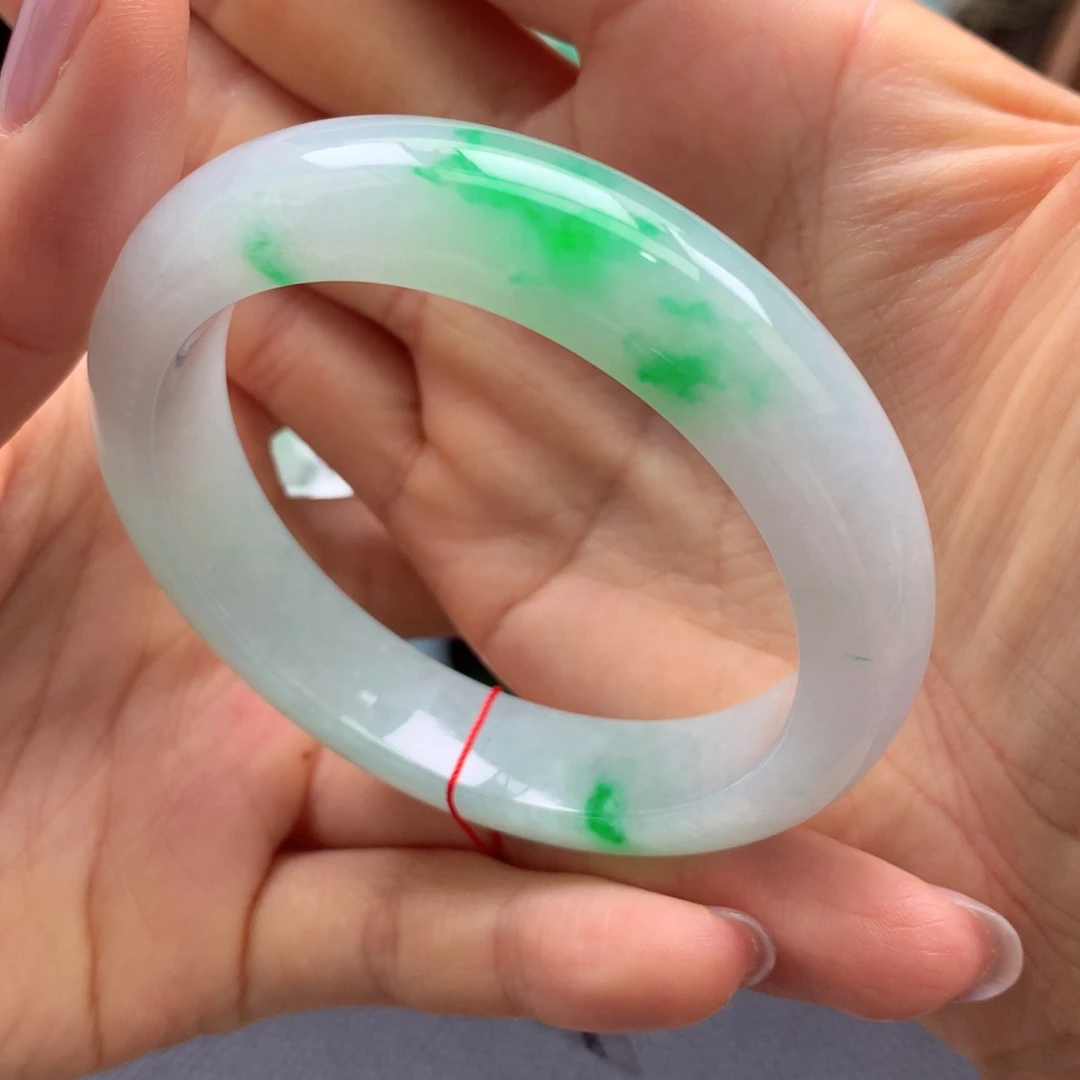 翡翠手镯未镶嵌锦*付2万订金，未付4.5万