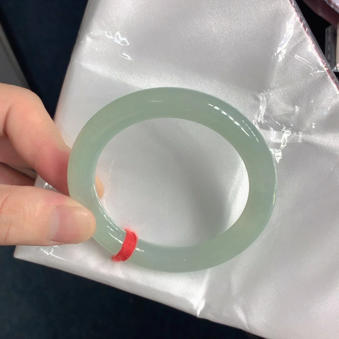 翡翠手镯（圆镯）未镶嵌翡翠