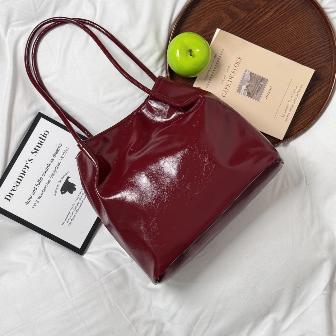 一张同学【长约30宽13高27单位厘米】时尚手提单肩包C3091红