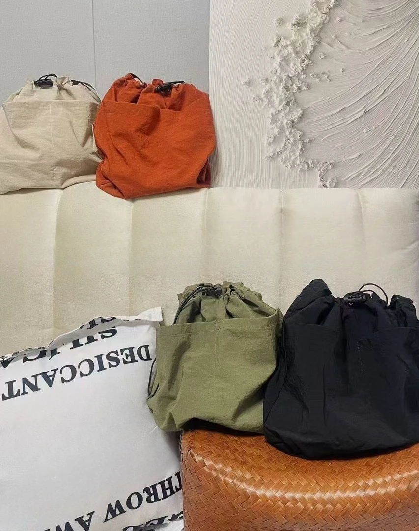 Z.X    运动通勤休闲百搭工装水桶包  2547