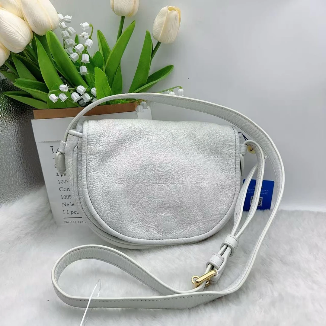 95新 LOEWE/罗意威 白色马鞍包 1133 2608