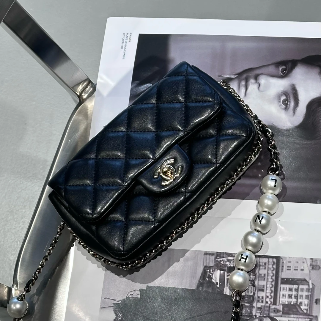 95新 Chanel/香奈儿 98新 29开 黑金 字母珍珠cf大mini 2854
