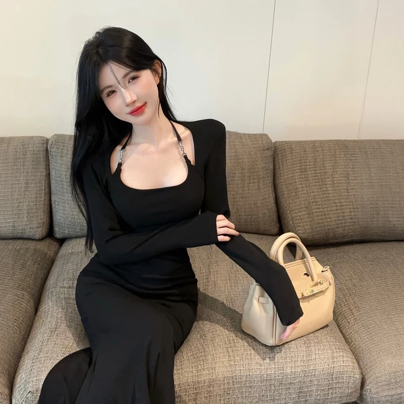 甜辣风氛围感内搭打底裙女秋冬配大衣收腰绝美气质别致挂脖连衣裙