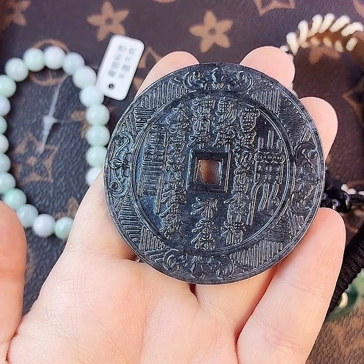 翡翠未镶嵌挂件2864