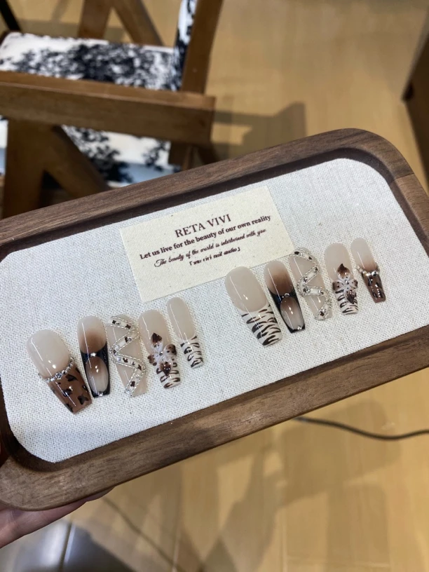 知禾 美拉德冰花 ins风雕花咖啡色系纯手工穿戴甲气质穿戴式简约