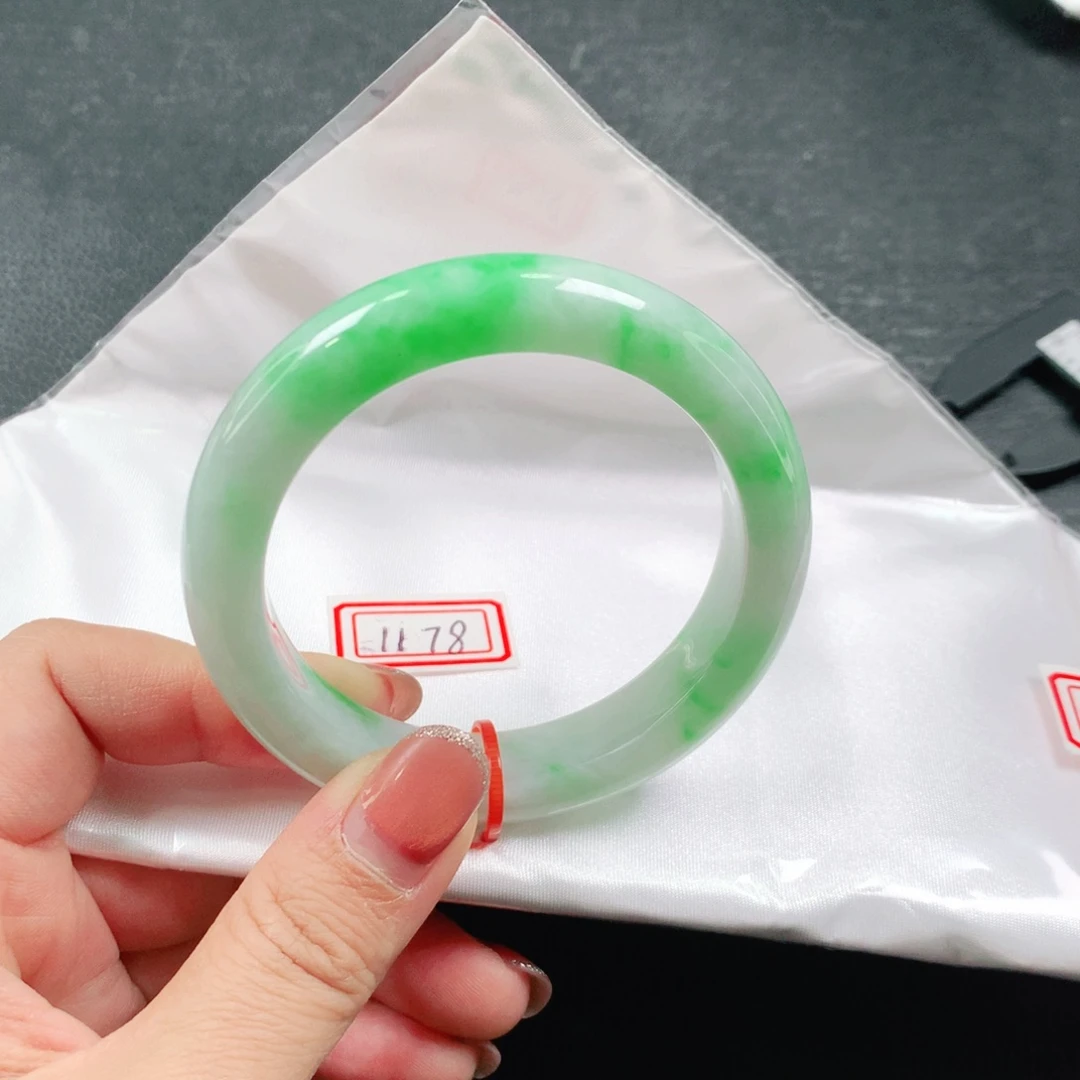 翡翠未镶嵌手镯03