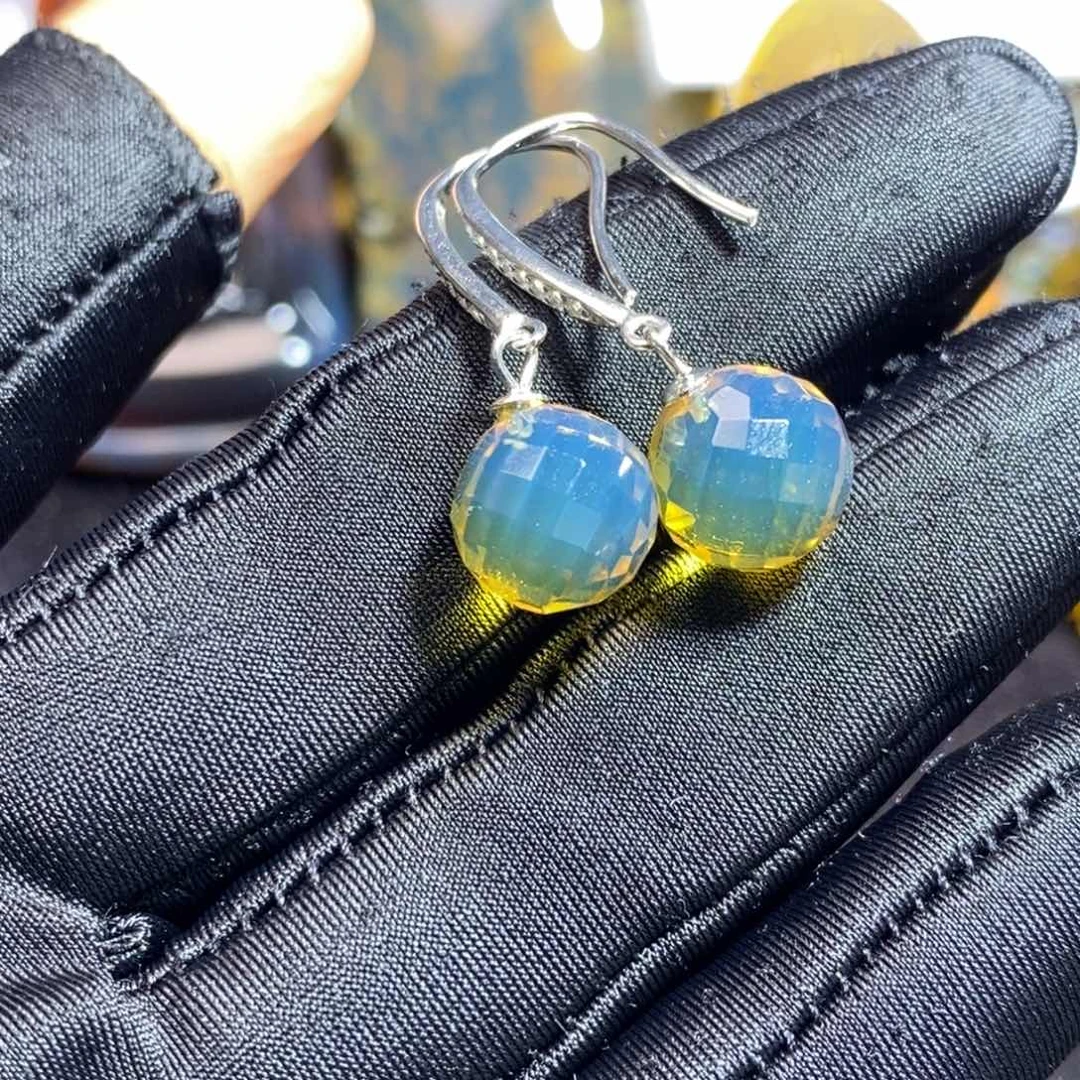 琥珀未镶嵌裸石……