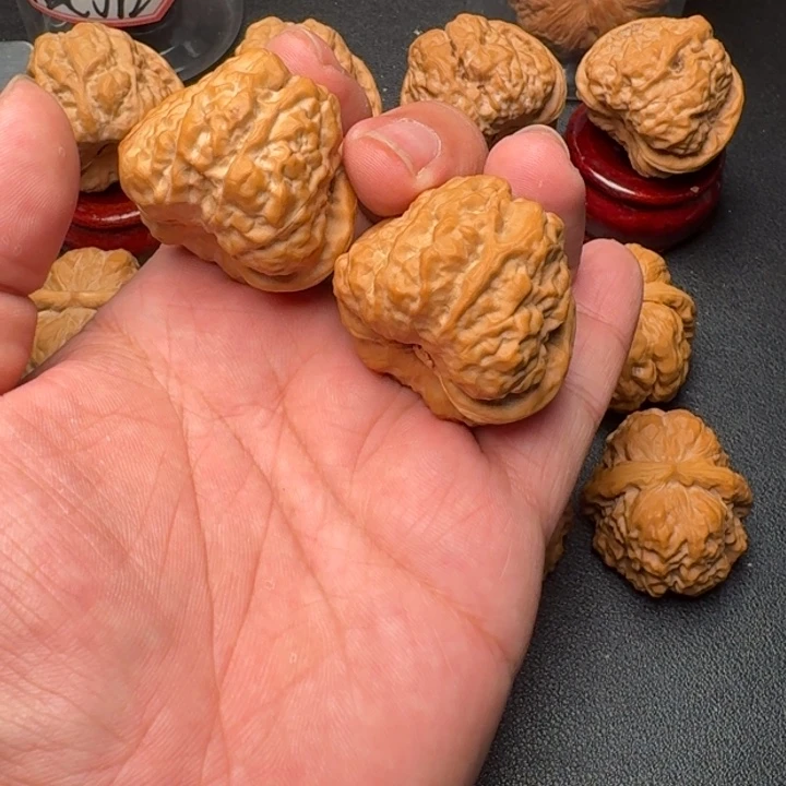 文玩核桃吊坠一**文42蛙蛙