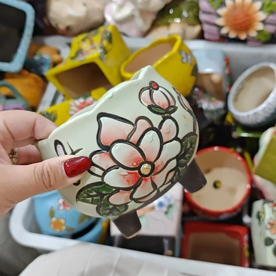 当场拍满15元发货不凑不发，花盆盆口不方不圆有针孔黑点是正常的，