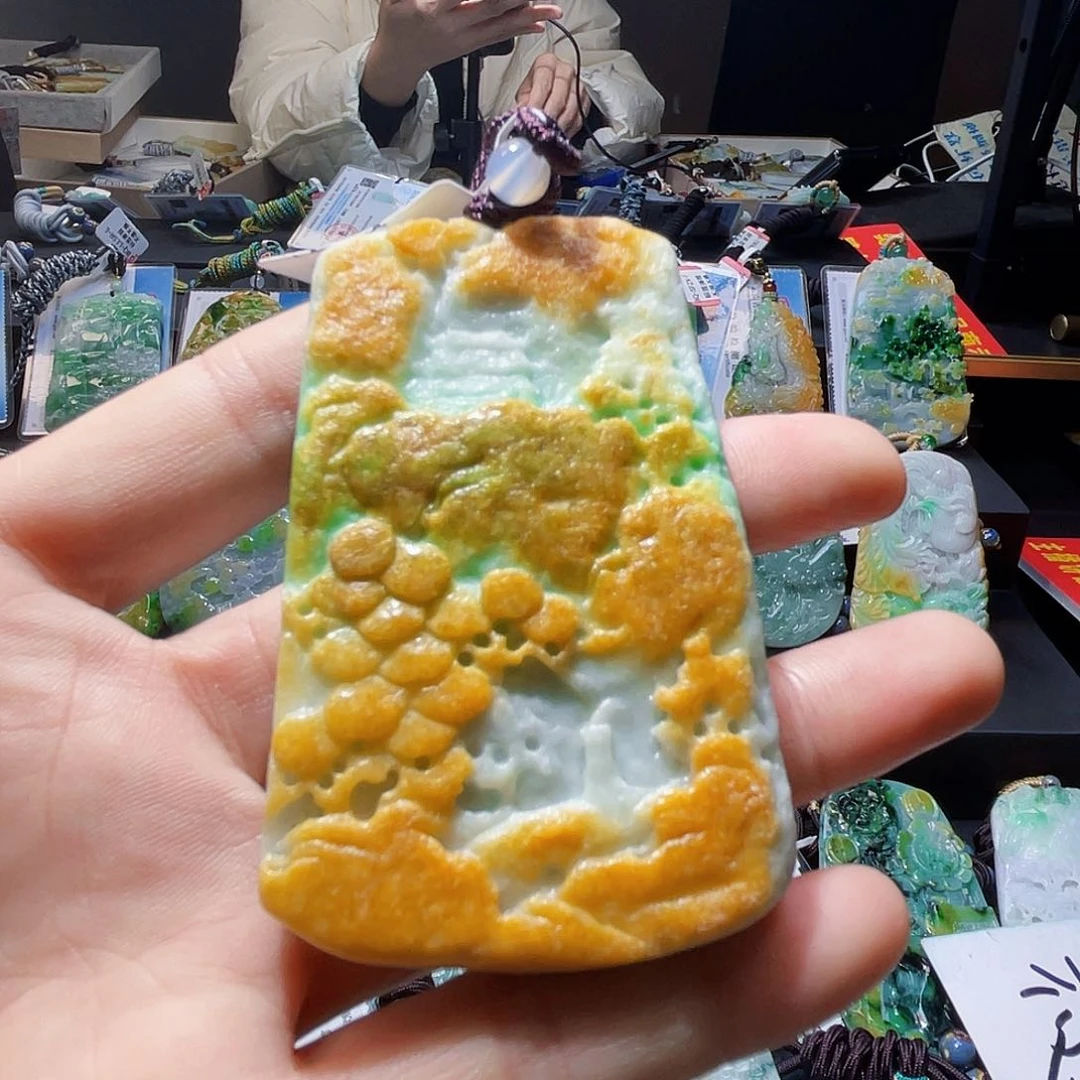 颈饰未镶嵌翡翠一