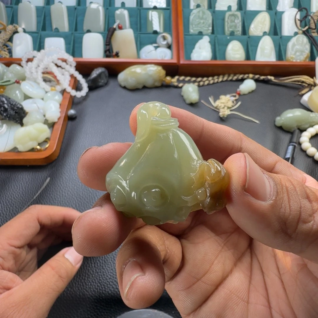 和田玉挂件未镶嵌