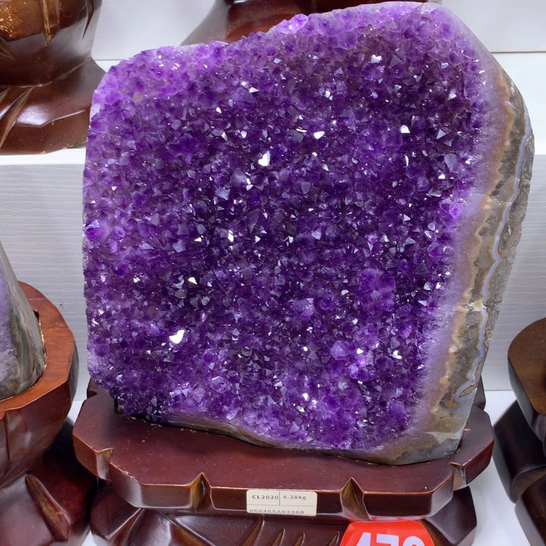 织绣乌拉圭紫水晶