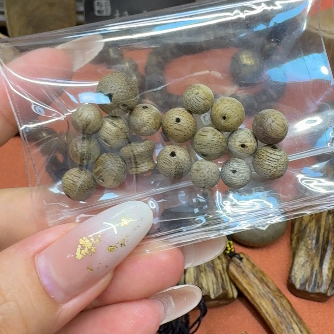 大叶紫檀（黑酸枝木类）