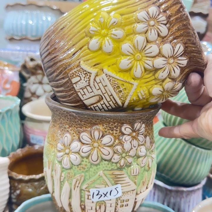 凑9块包邮，有孔，陶瓷花盆