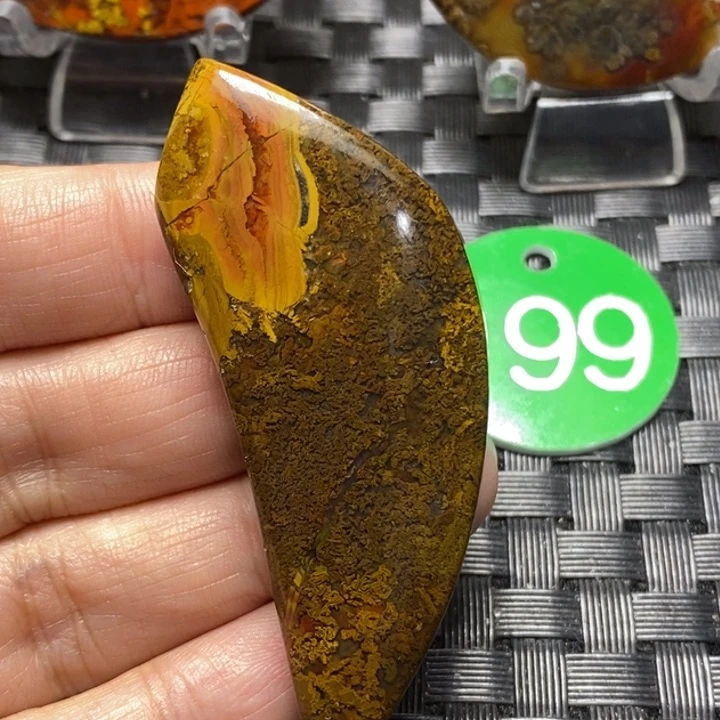 未镶嵌颈饰玛瑙/玉髓逍**月