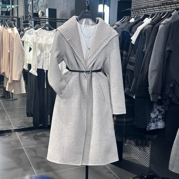 圣迪奥女装时尚个性连帽针织拼接中长款毛呢大衣S20481822