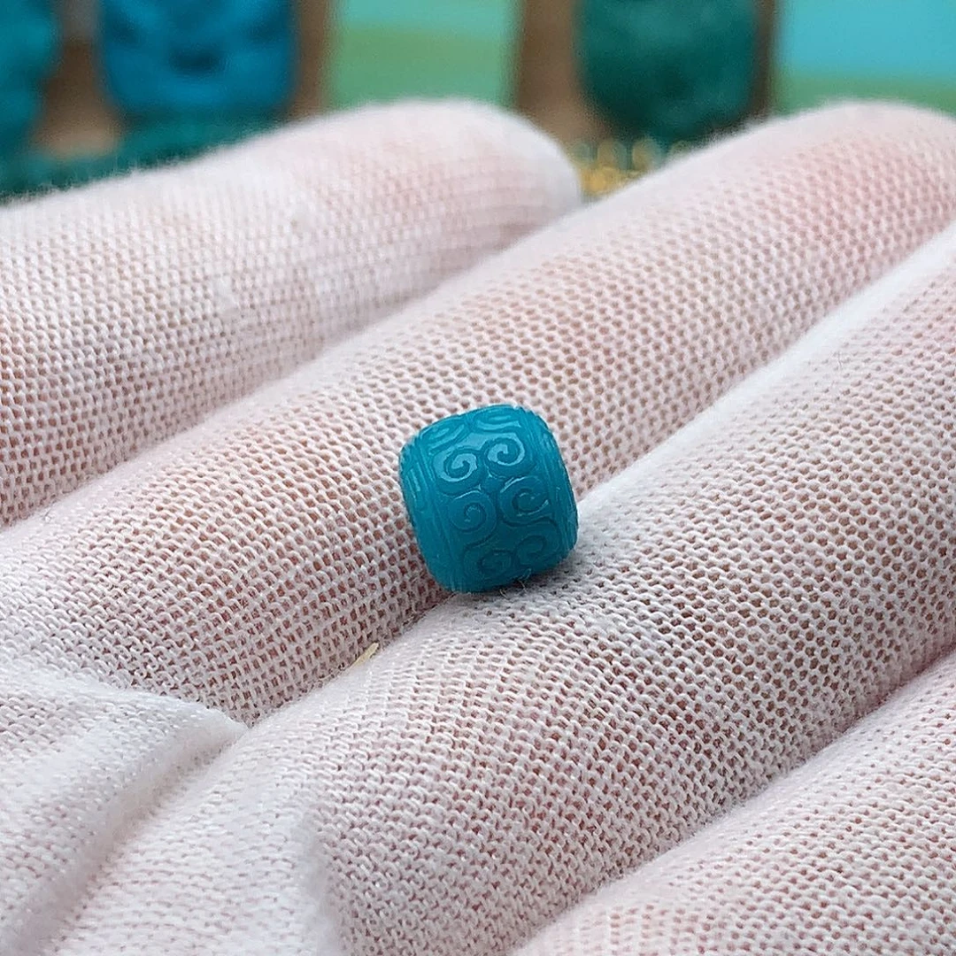 绿松石未镶嵌颈饰