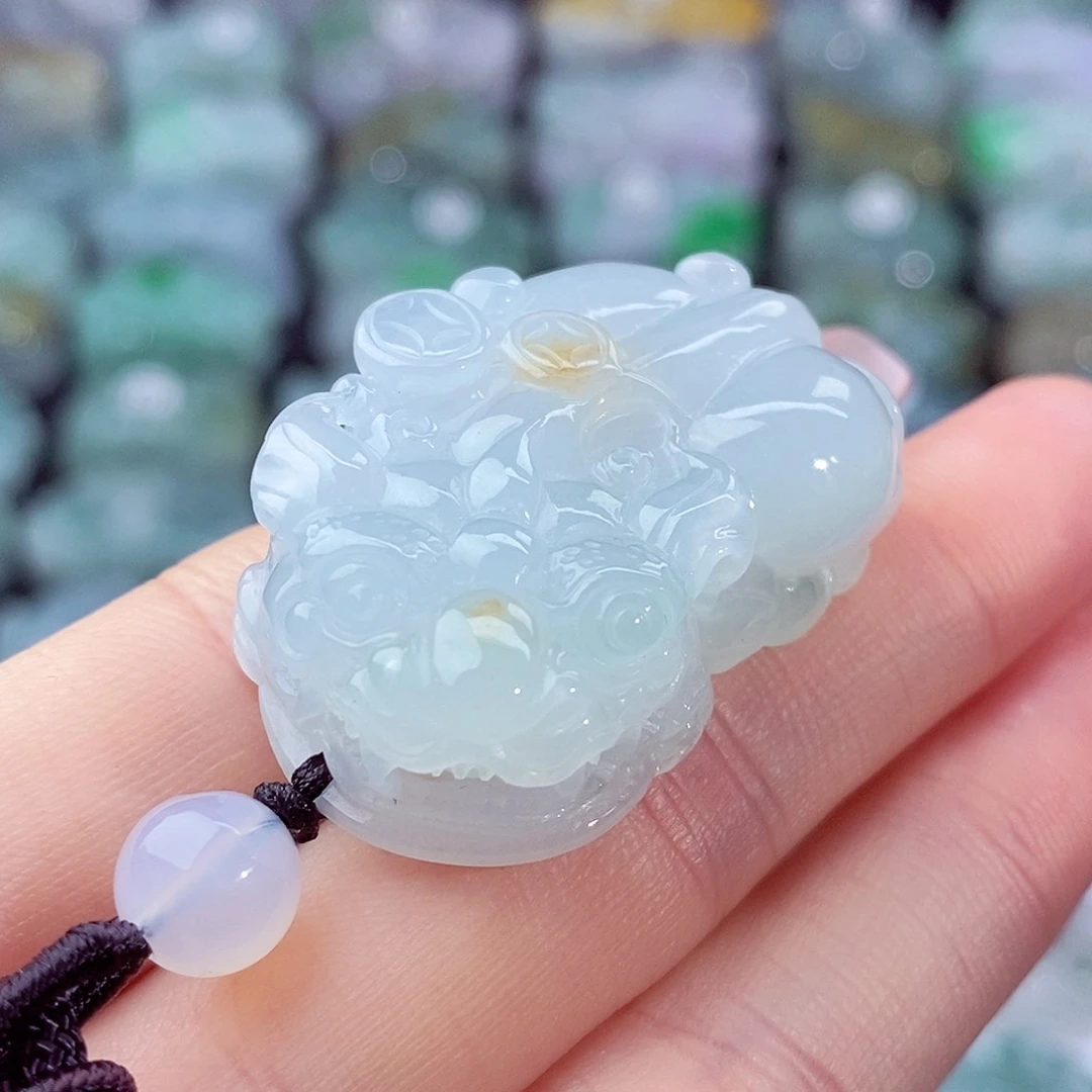 颈饰未镶嵌翡翠天然