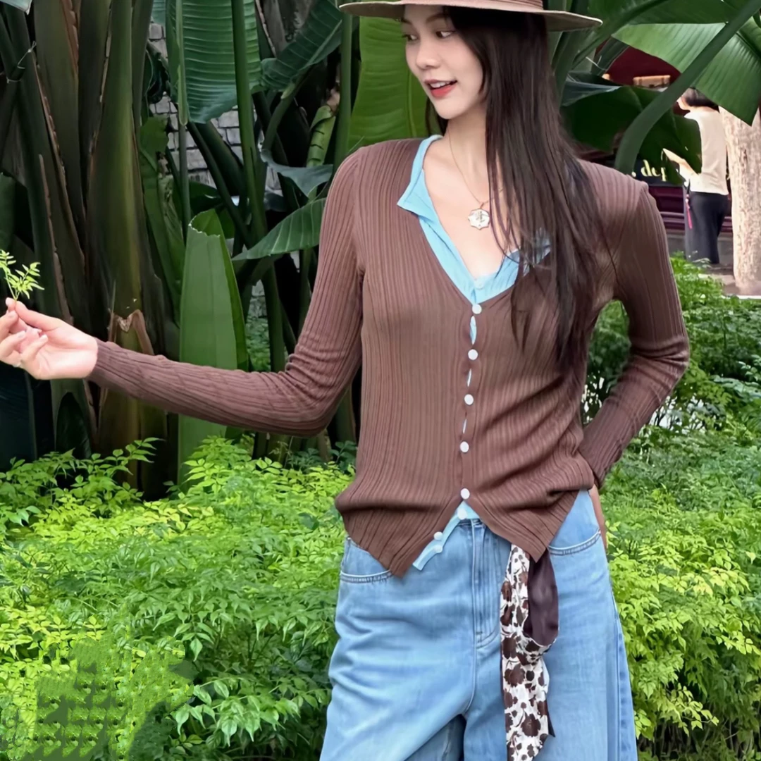 AMASS/阿玛施时髦舒适V领竖坑纹拼接色假两件长袖针织开衫548066