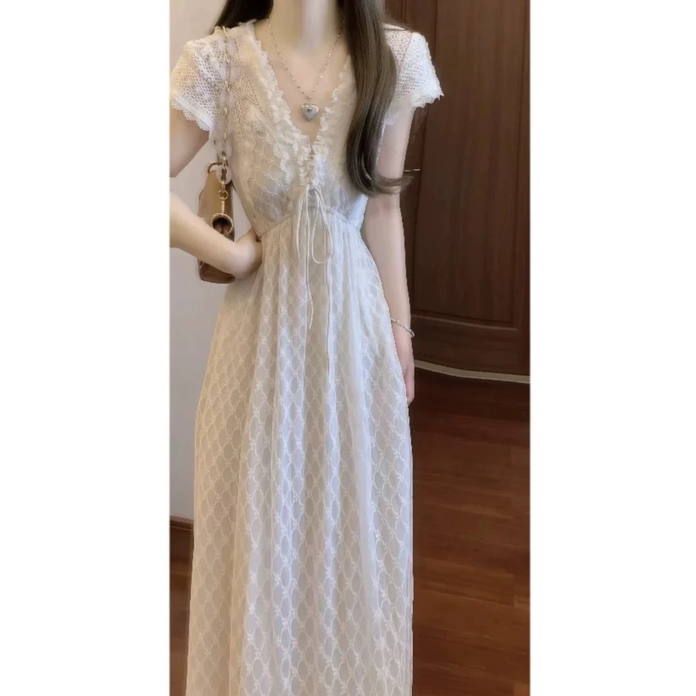 法式温柔重工手作蕾丝V领气质连衣裙收腰显瘦度假风仙女长裙