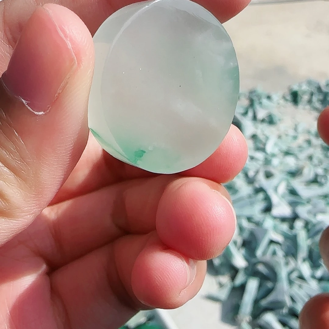 石英质玉颈饰未镶嵌
