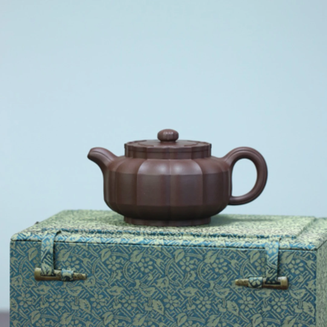 菱花周盘·精品       /容量260cc/极品紫泥