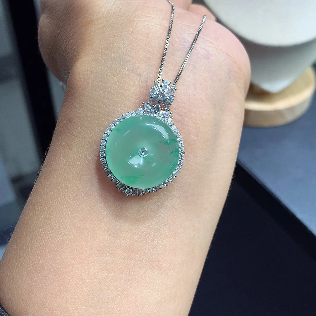 颈饰银S925镶嵌石英质玉（非洲翠）