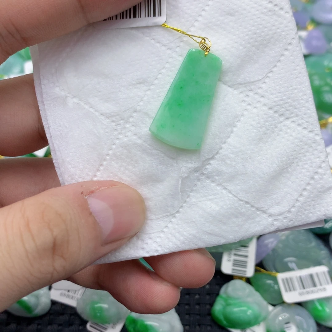 翡翠18K金镶嵌颈饰翡翠