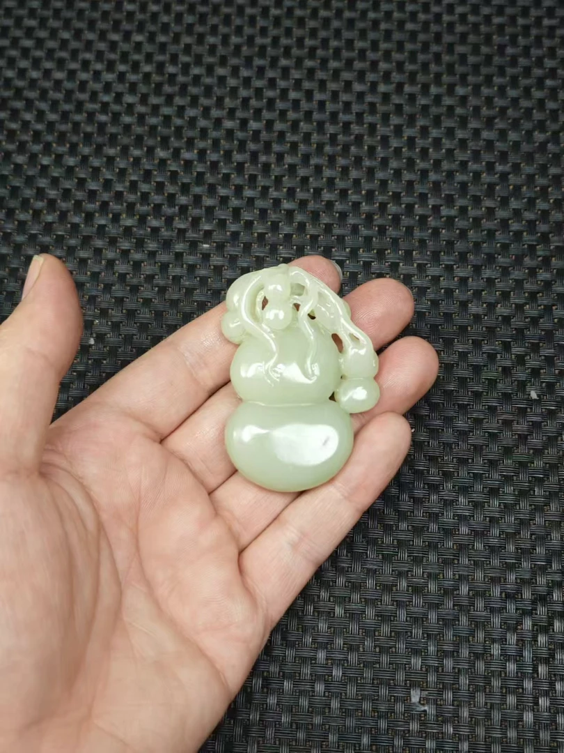 天然和田玉老料精雕葫芦把件油润细糯