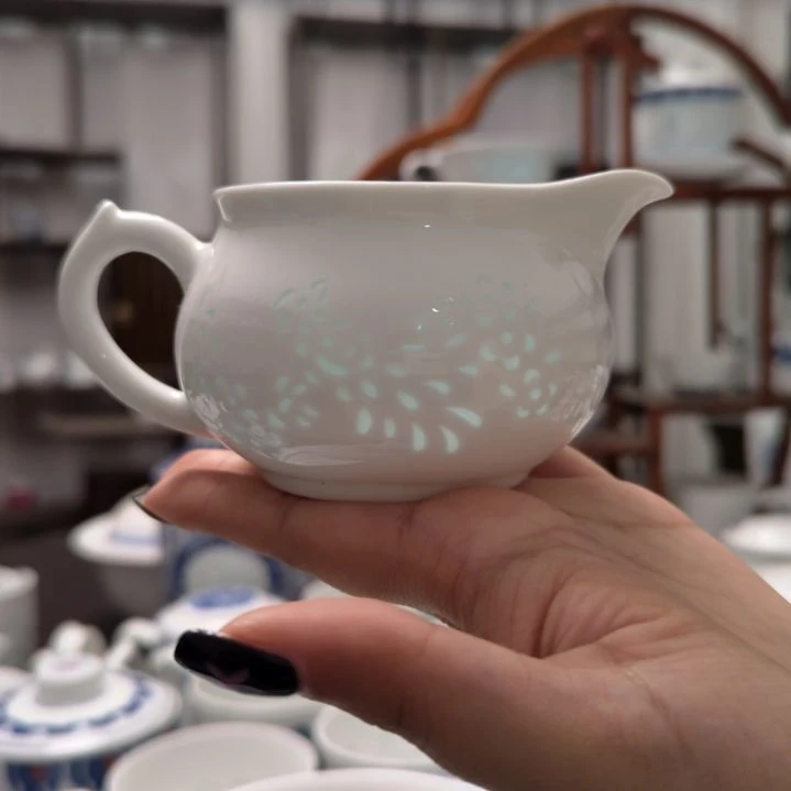 陶瓷喜上眉梢公道杯一个