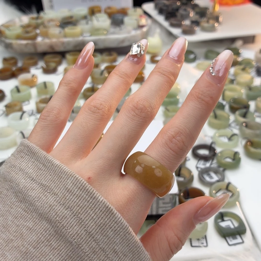 W***e和田玉（糖玉）未镶嵌戒指z61金桔糖轮胎17.8