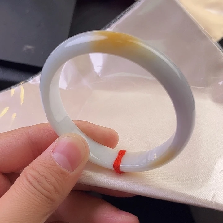 翡翠手镯未镶嵌黄翡A货