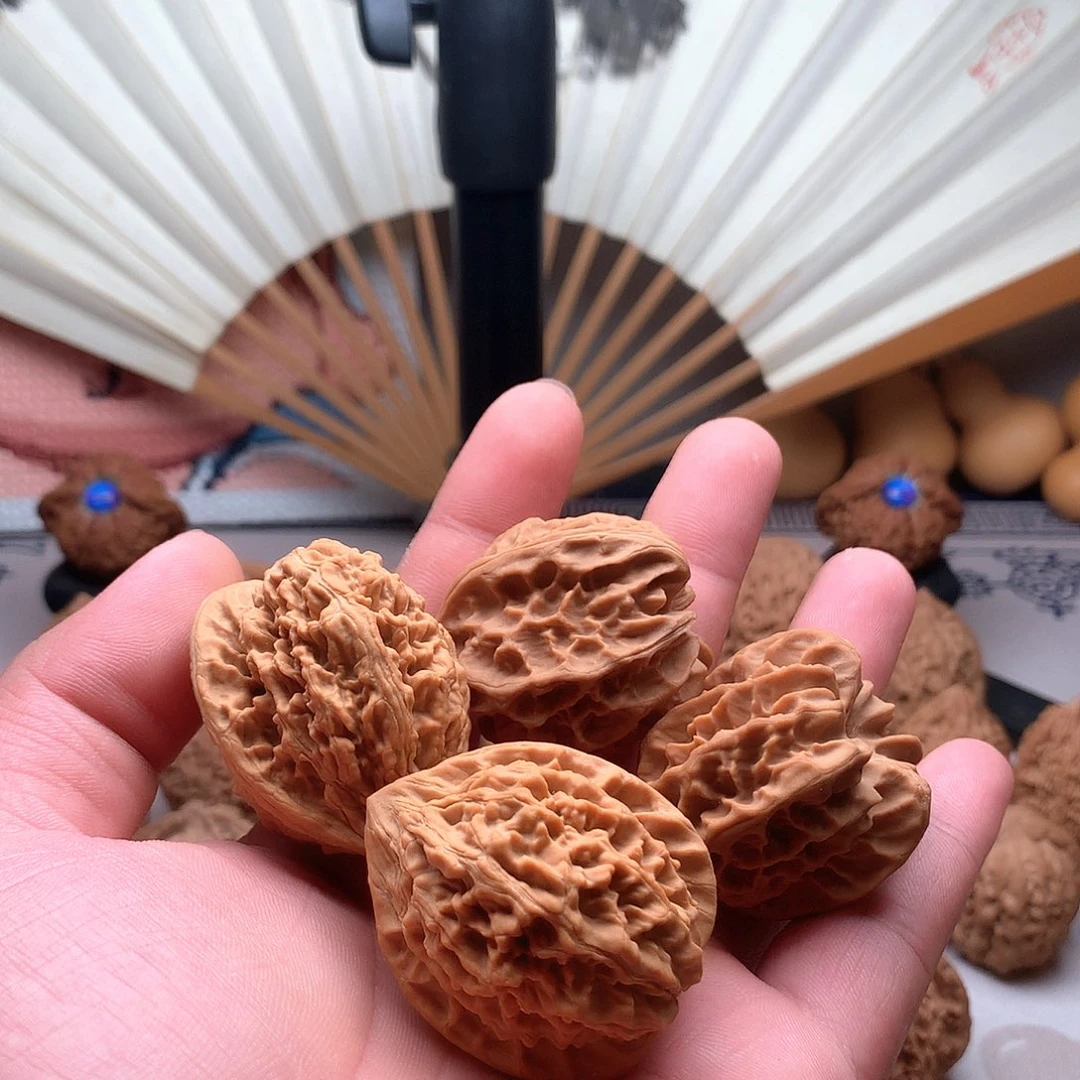 吾***莲吊坠桃核山地果大龙 秦鸡