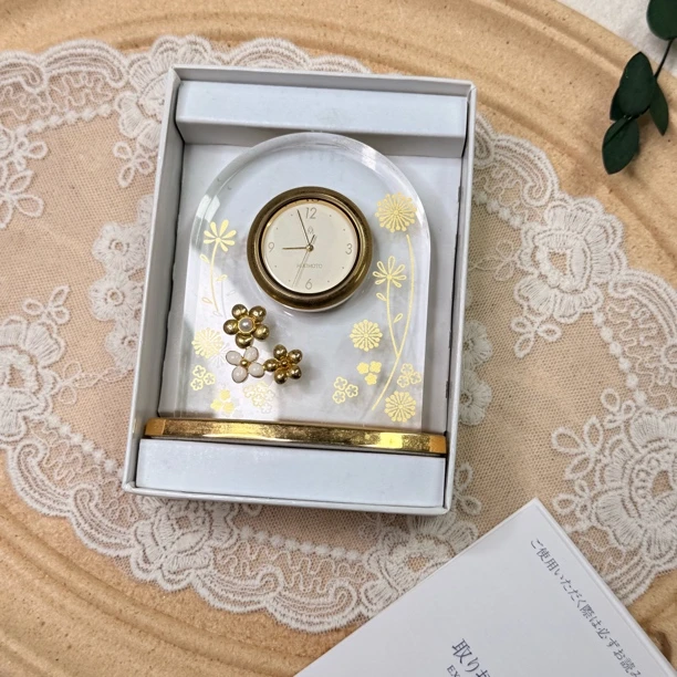 全新未使用  【六六中古】孤品精美四叶草珍珠座钟摆件aa5851有原盒