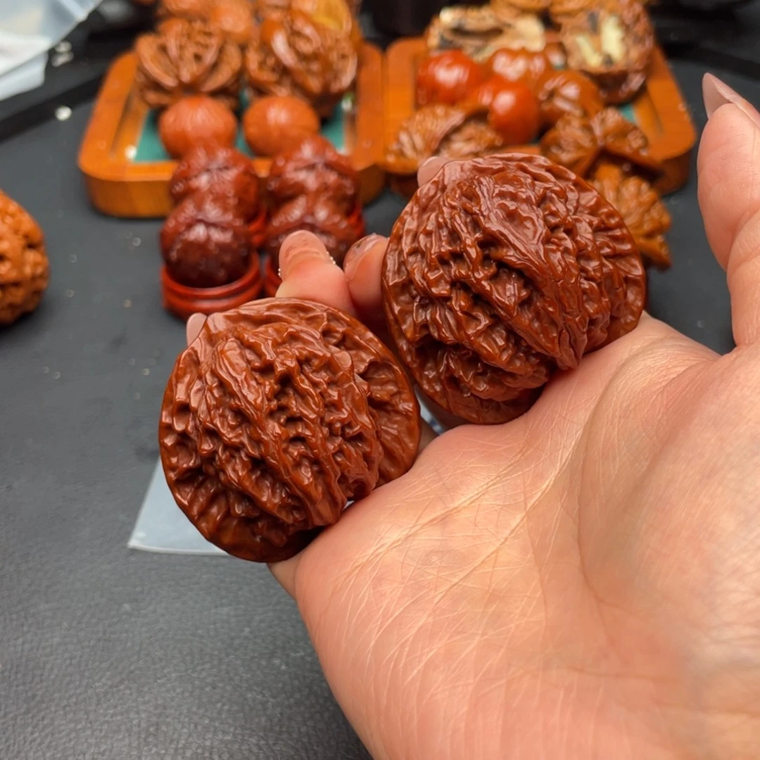 南***風文玩核桃把件盘龙纹