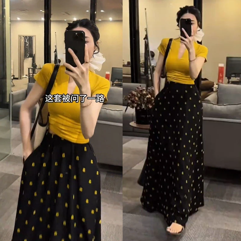 夏季套装女2025新款洋气显瘦v领短袖气质高腰减龄a字半身裙两件套