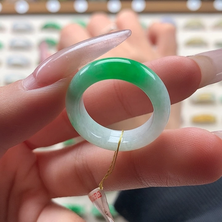 翡翠未镶嵌戒指D552 17/18圈