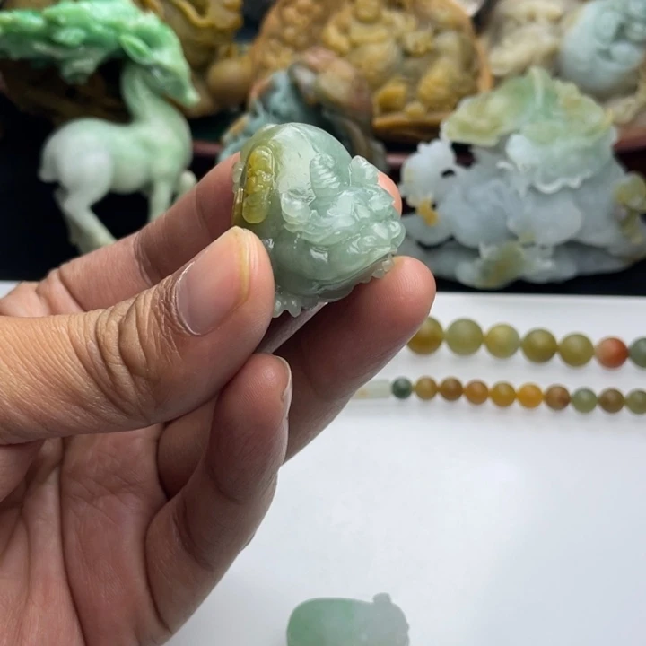 定制翡翠未镶嵌金蟾