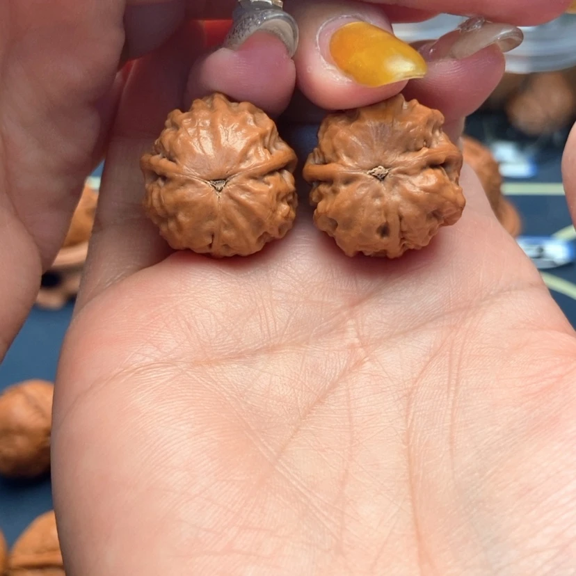 【闪购商品】文玩核桃吊坠D****o小丁