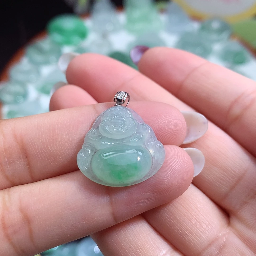 翡翠未镶嵌颈饰佛公