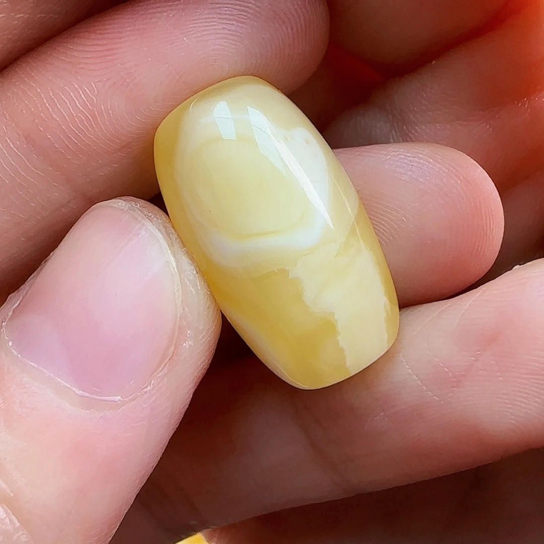 蜜蜡未镶嵌珠宝奇石