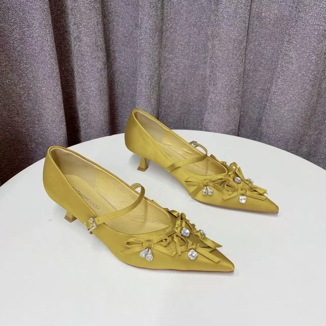 C7373  黄色 时尚尖头舒适低跟浅口软底玛丽珍配裙子女单鞋