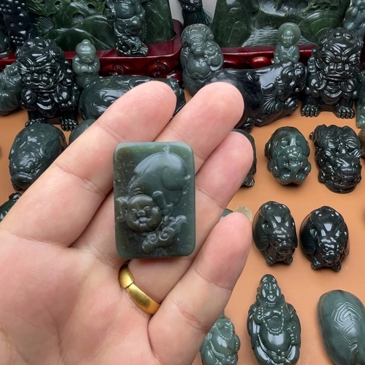 和田玉（糖玉）未镶嵌摆件