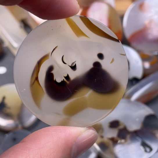 玛瑙/玉髓吊坠(不含链)未镶嵌赏****?