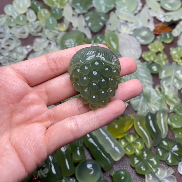 合金蛇纹石玉颈饰