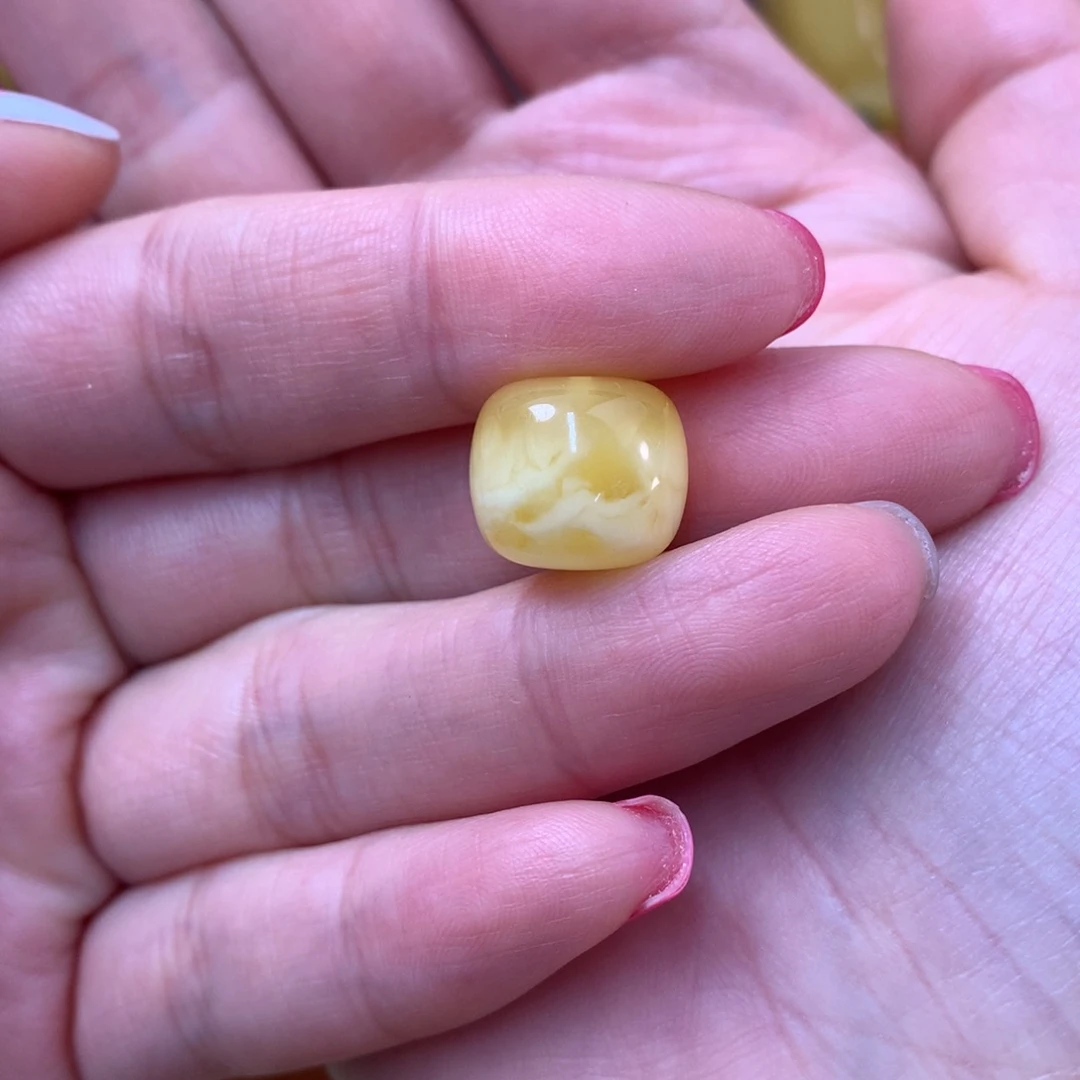 疯****未镶嵌琥珀裸石蜜蜡