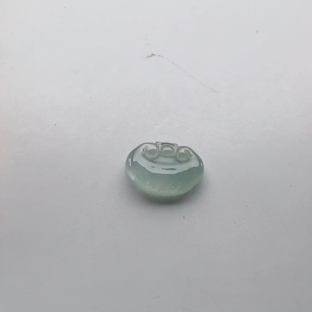 翡翠未镶嵌颈饰如意