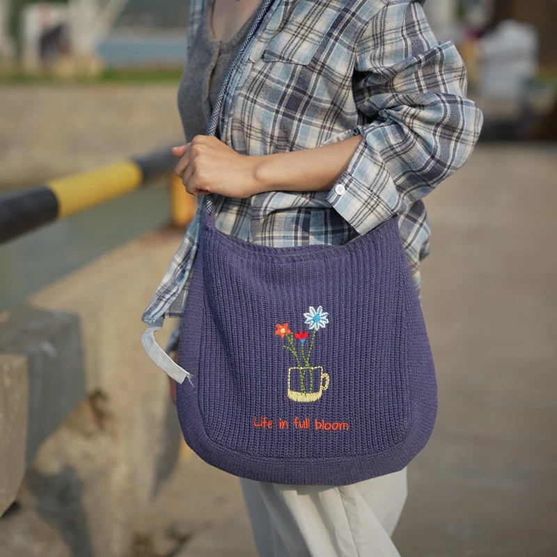 春夏新品一路生花刺绣针织包经典斜挎包单肩包时尚百搭书包文艺