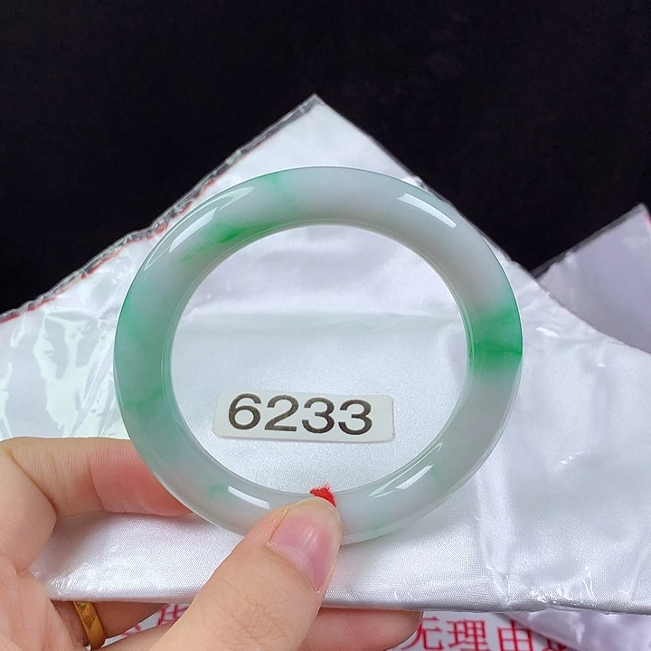 翡翠未镶嵌手镯55圈